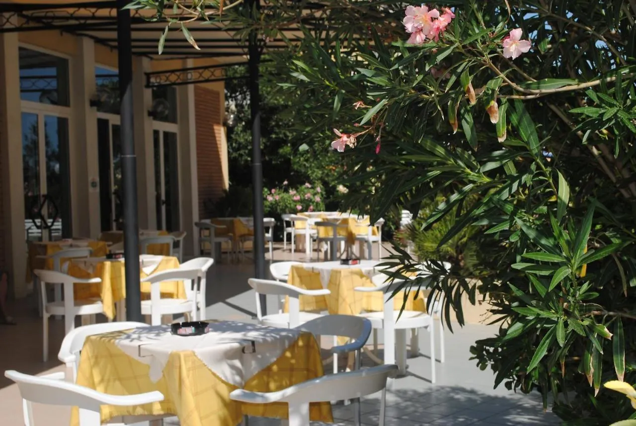 Hotel Piccolo Fiore Bellaria-Igea Marina 3*,  Italy